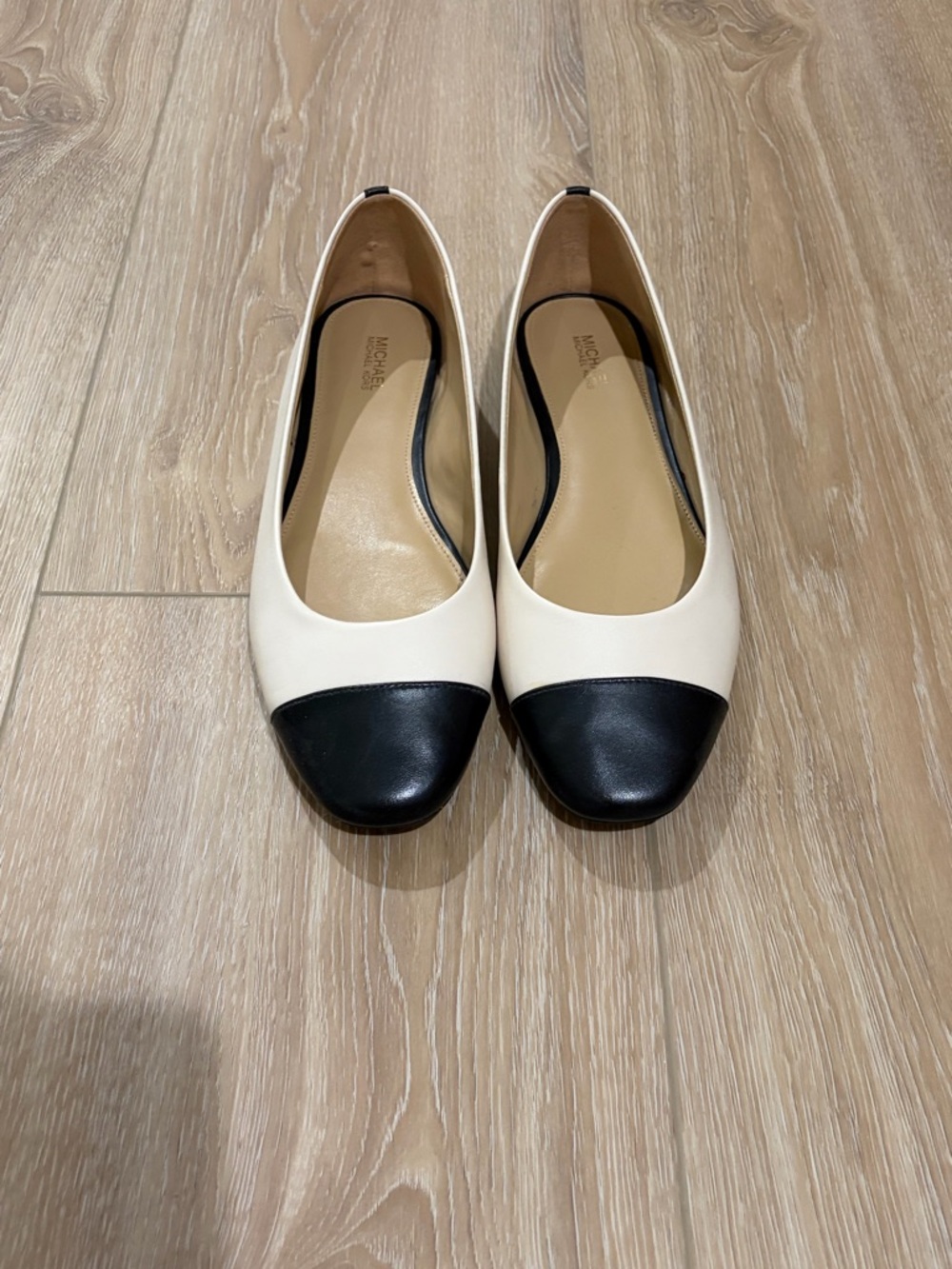NEVER WORN - Michael Kors Cream and Black Leather Ballet Flats - Size 10 - Picture 6 of 9